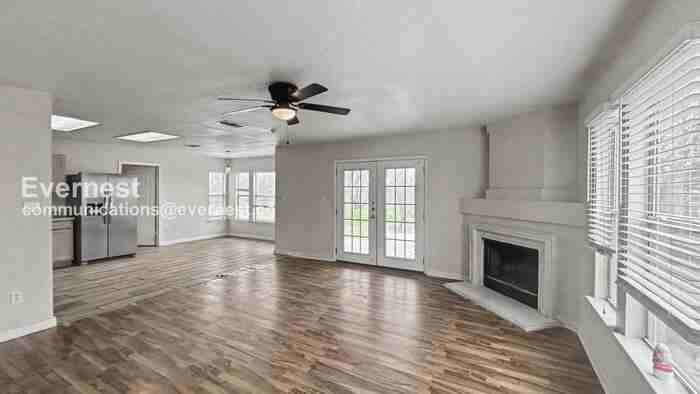 386 Siebert Dr - Photo 3 of 22