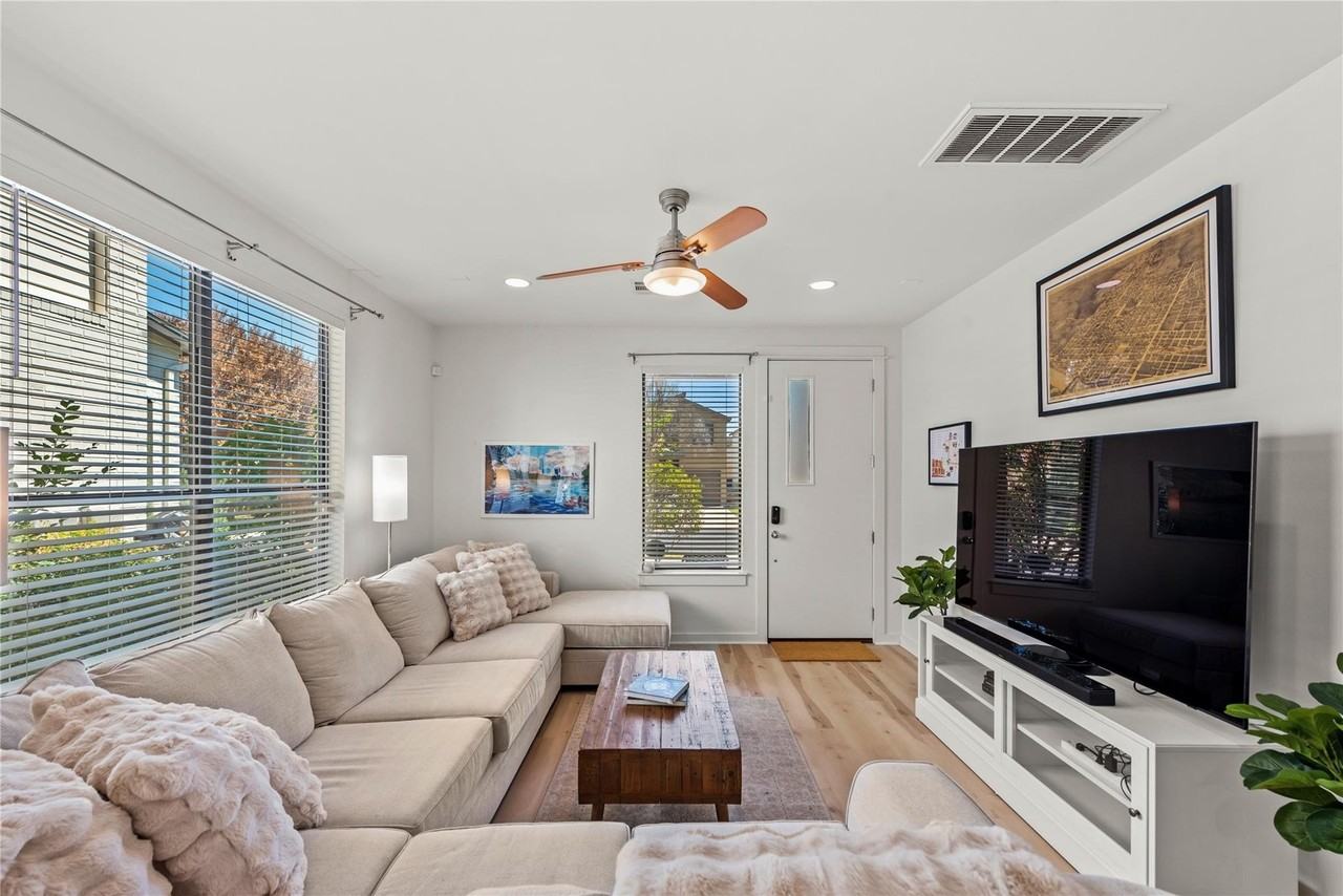 3112 Corbin Ln - Photo 4 of 23