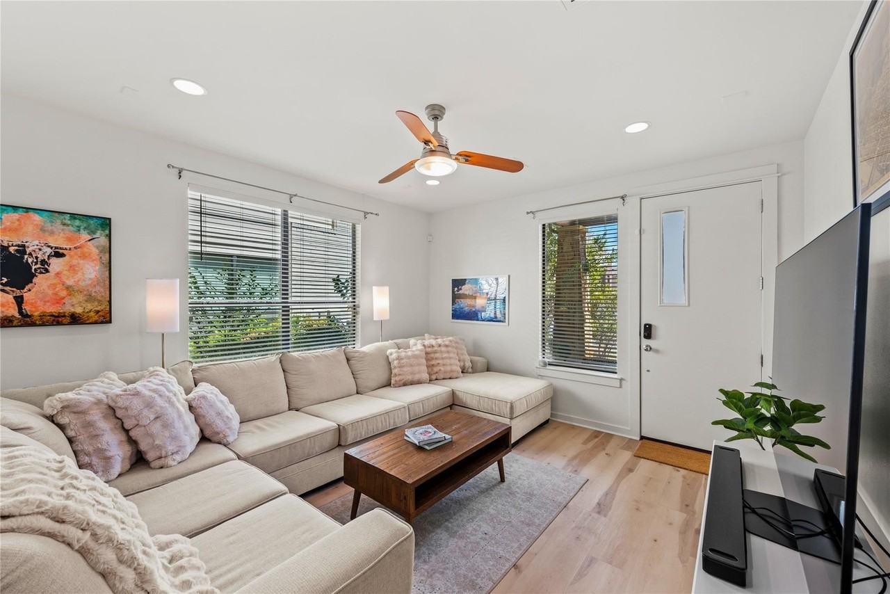 3112 Corbin Ln - Photo 5 of 23