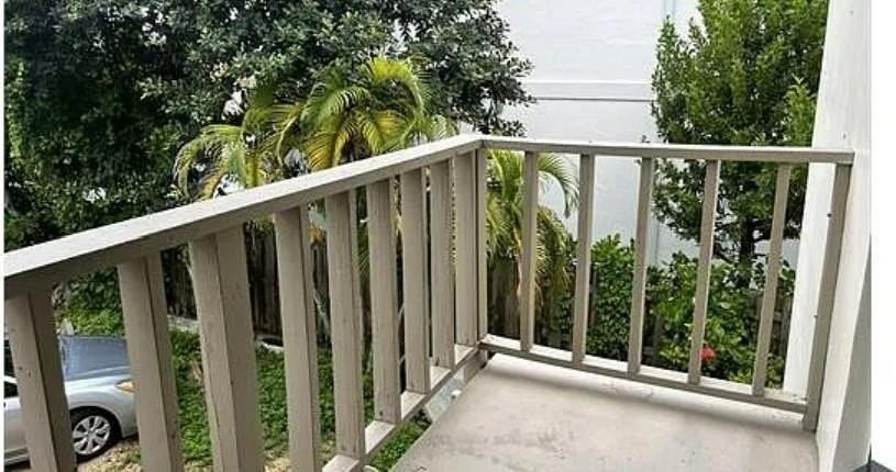 3222 Marine Dr - Photo 2 of 4