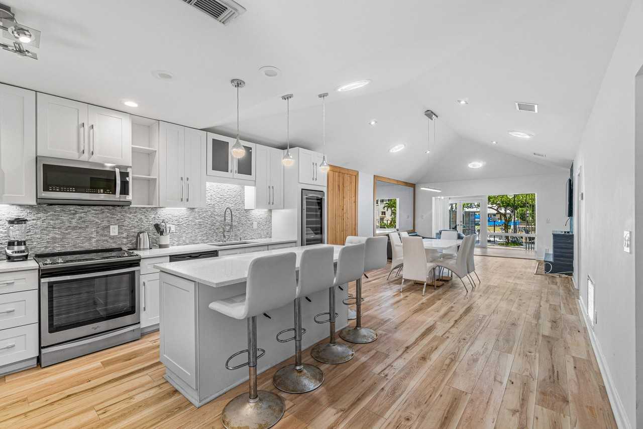 1124 Highland Beach Dr - Photo 4 of 30