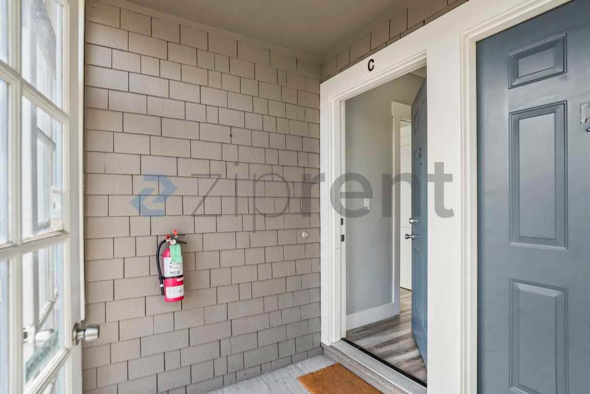 1701 Broadway #C - Photo 5 of 25