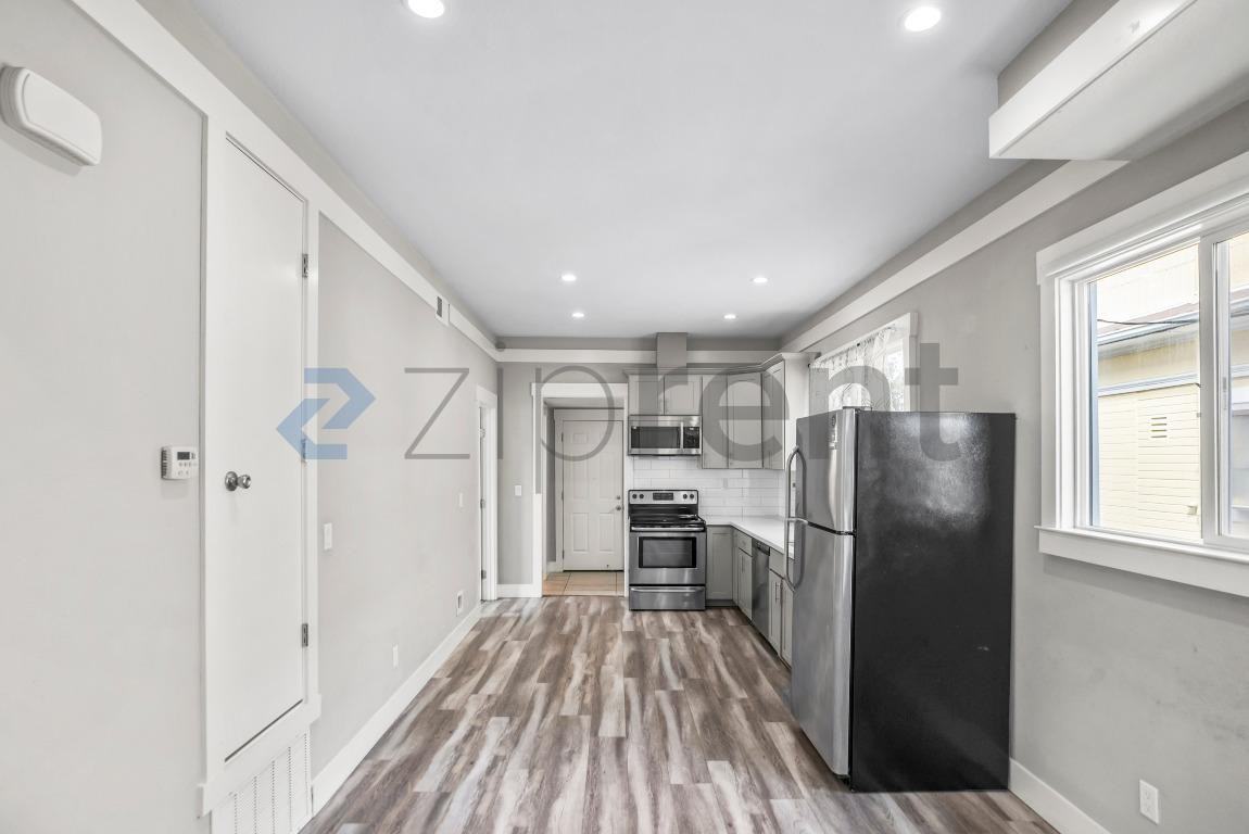 1701 Broadway #C - Photo 4 of 25