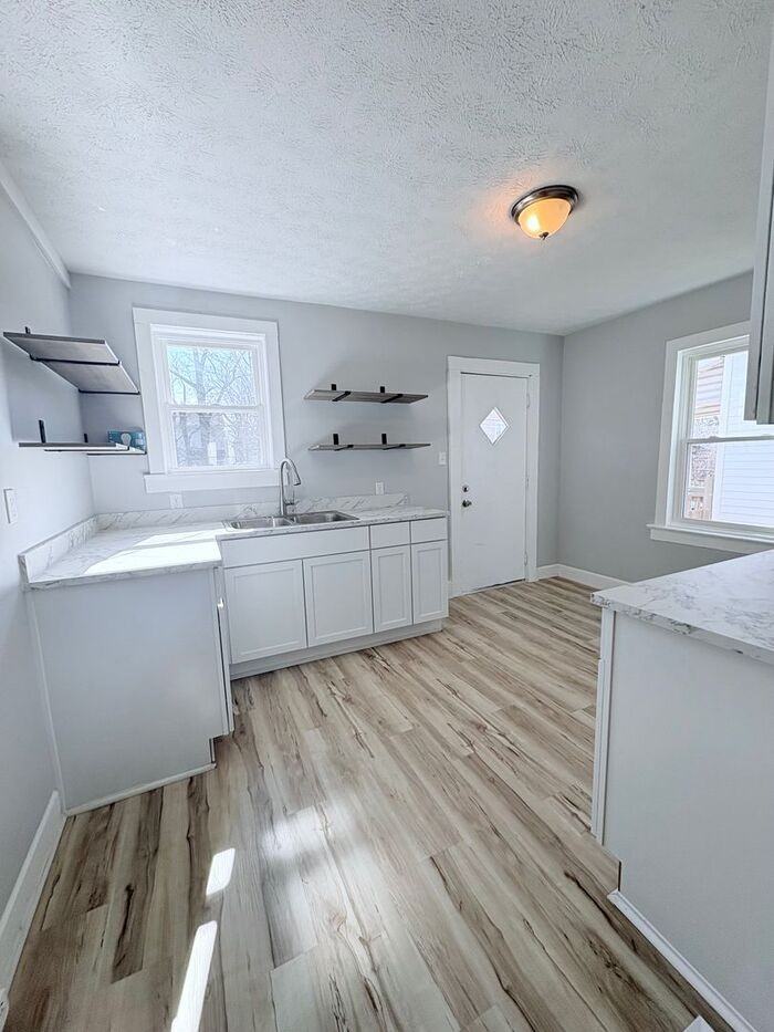 1029 E 17th Ave - Photo 2 of 9