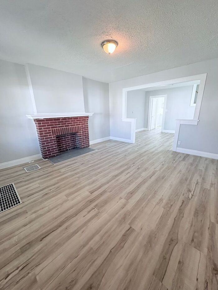 1029 E 17th Ave - Photo 3 of 9