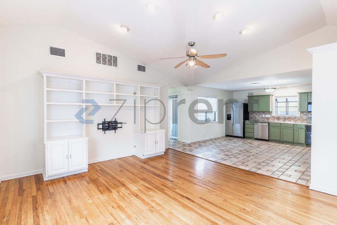 703 Nelray Blvd #B - Photo 4 of 21