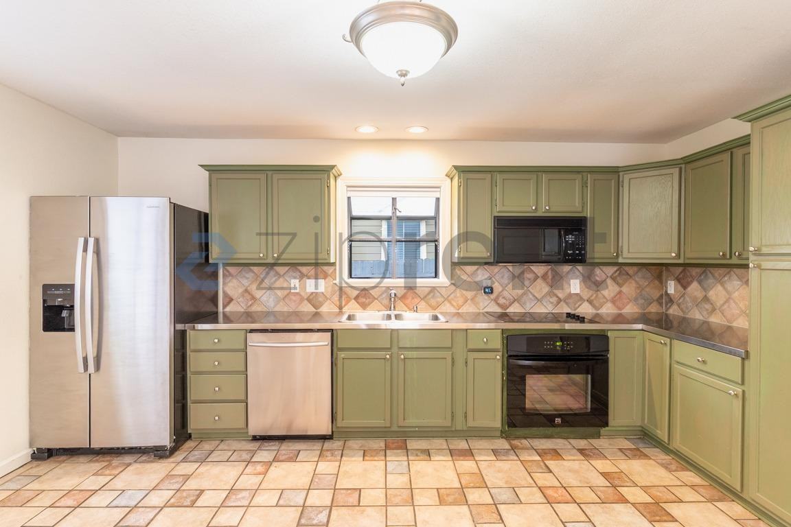 703 Nelray Blvd #B - Photo 7 of 21