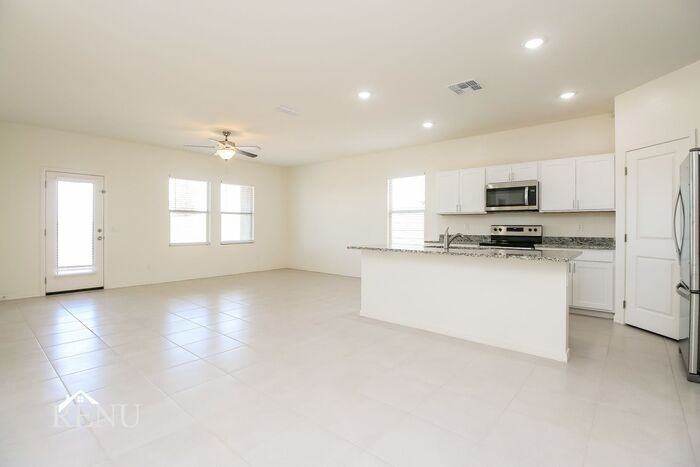 18392 N Los Gabrieles Way - Photo 5 of 24