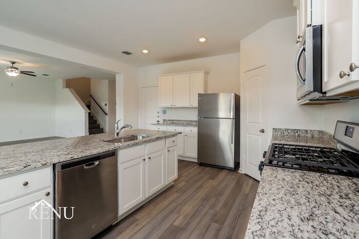 3026 Jackson Smt - Photo 5 of 25