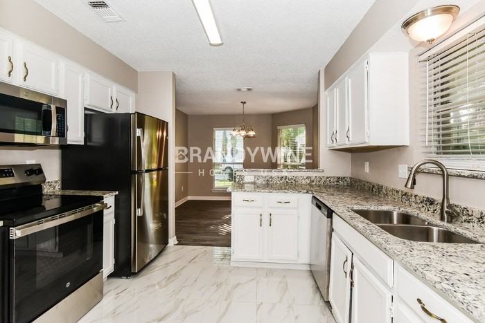 2305 Randi Rd - Photo 7 of 23