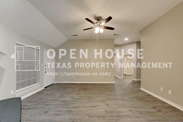 4924 W Creek Ln - Photo 4 of 20