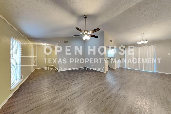 5109 Grady Ct - Photo 5 of 21