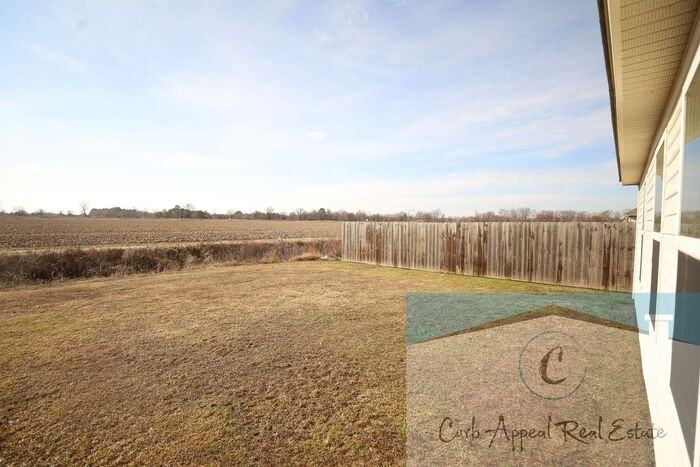 3909 Saddlecrest Dr - Photo 4 of 21