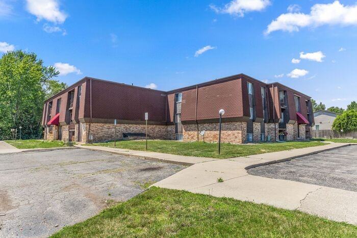 21620 Hillside Dr #1B - Photo 2 of 14