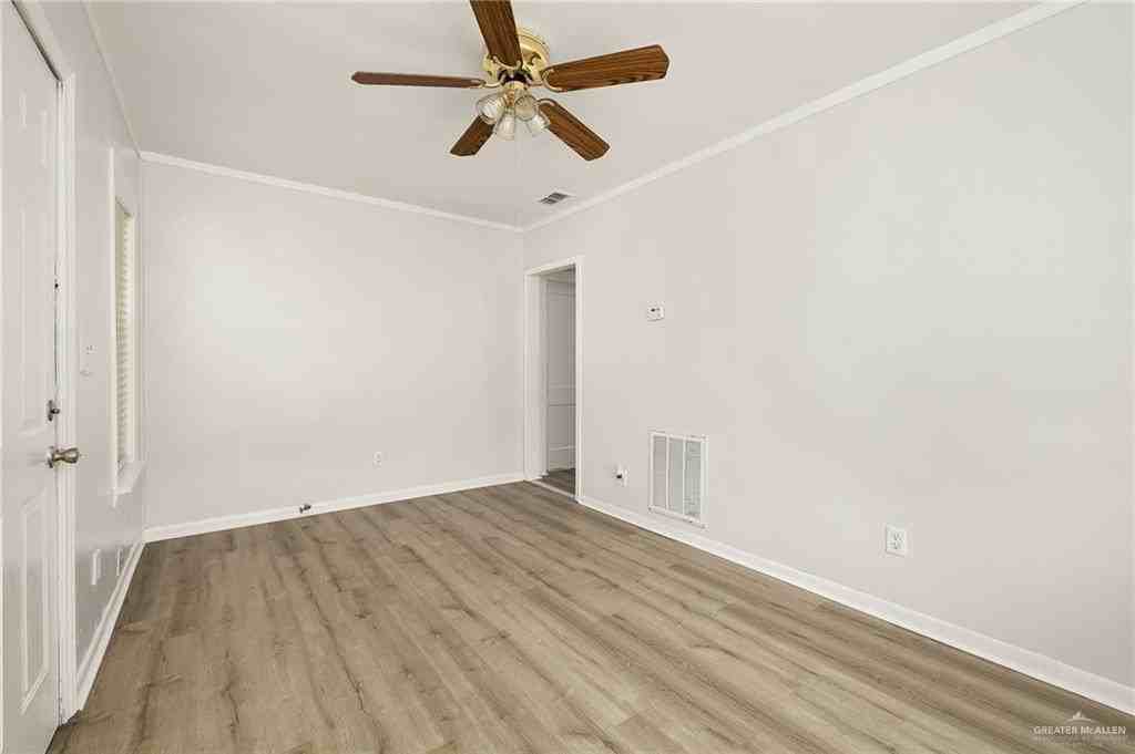 1400 N Dunlap Ave - Photo 6 of 20