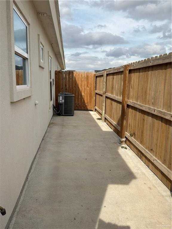 3900 Ventura Ave #1 - Photo 5 of 13