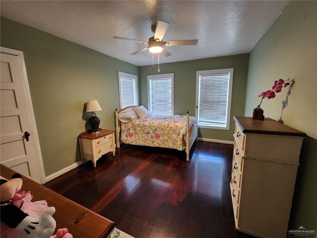 1024 Laurel Ave - Photo 5 of 22