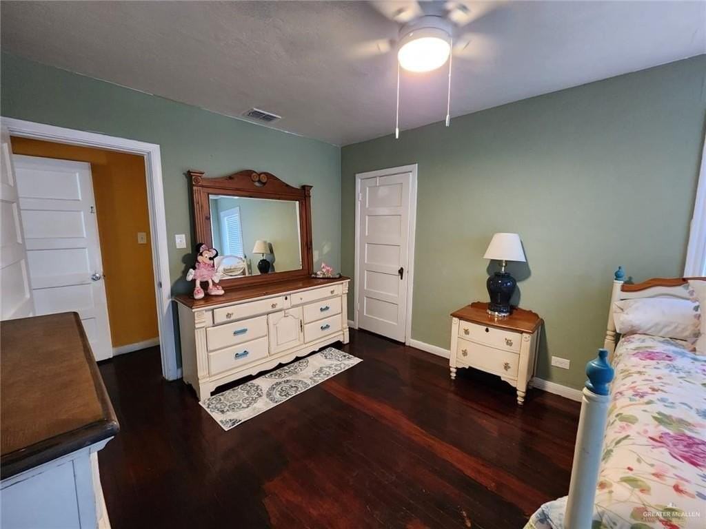 1024 Laurel Ave - Photo 6 of 22