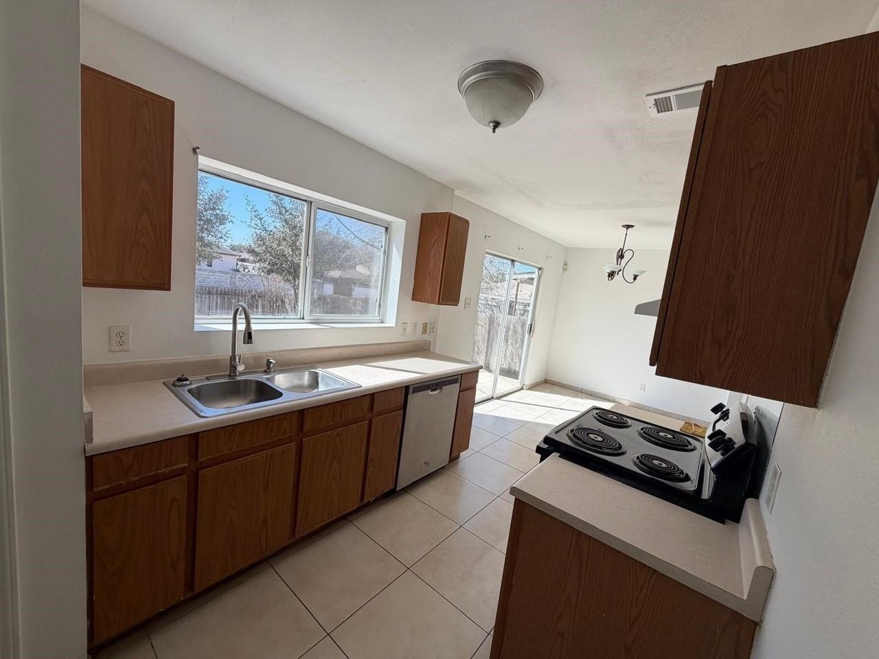 3203 Saint Isaac Loop - Photo 6 of 21