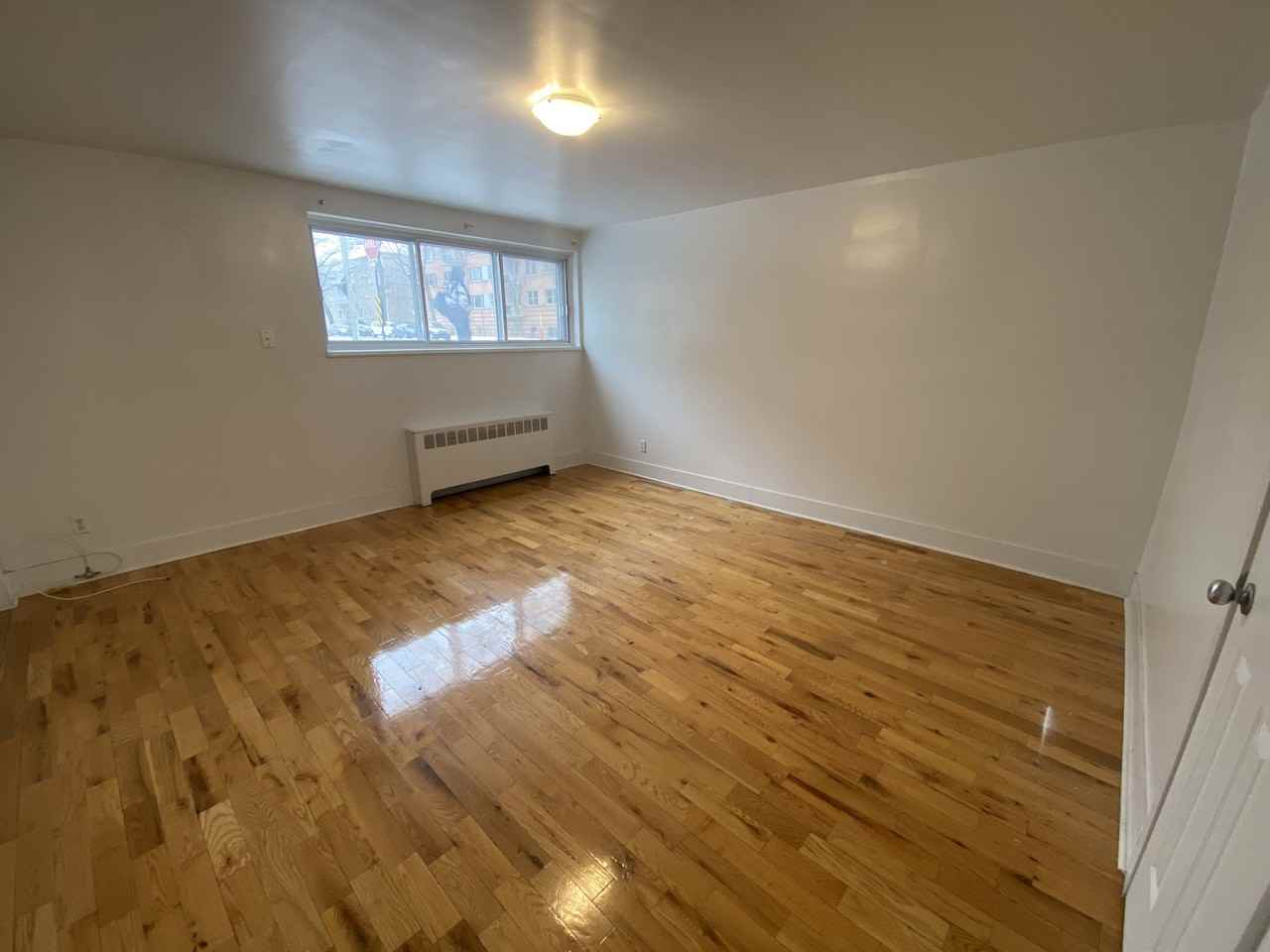 6645 Avenue Fielding #12 - Photo 3 of 5