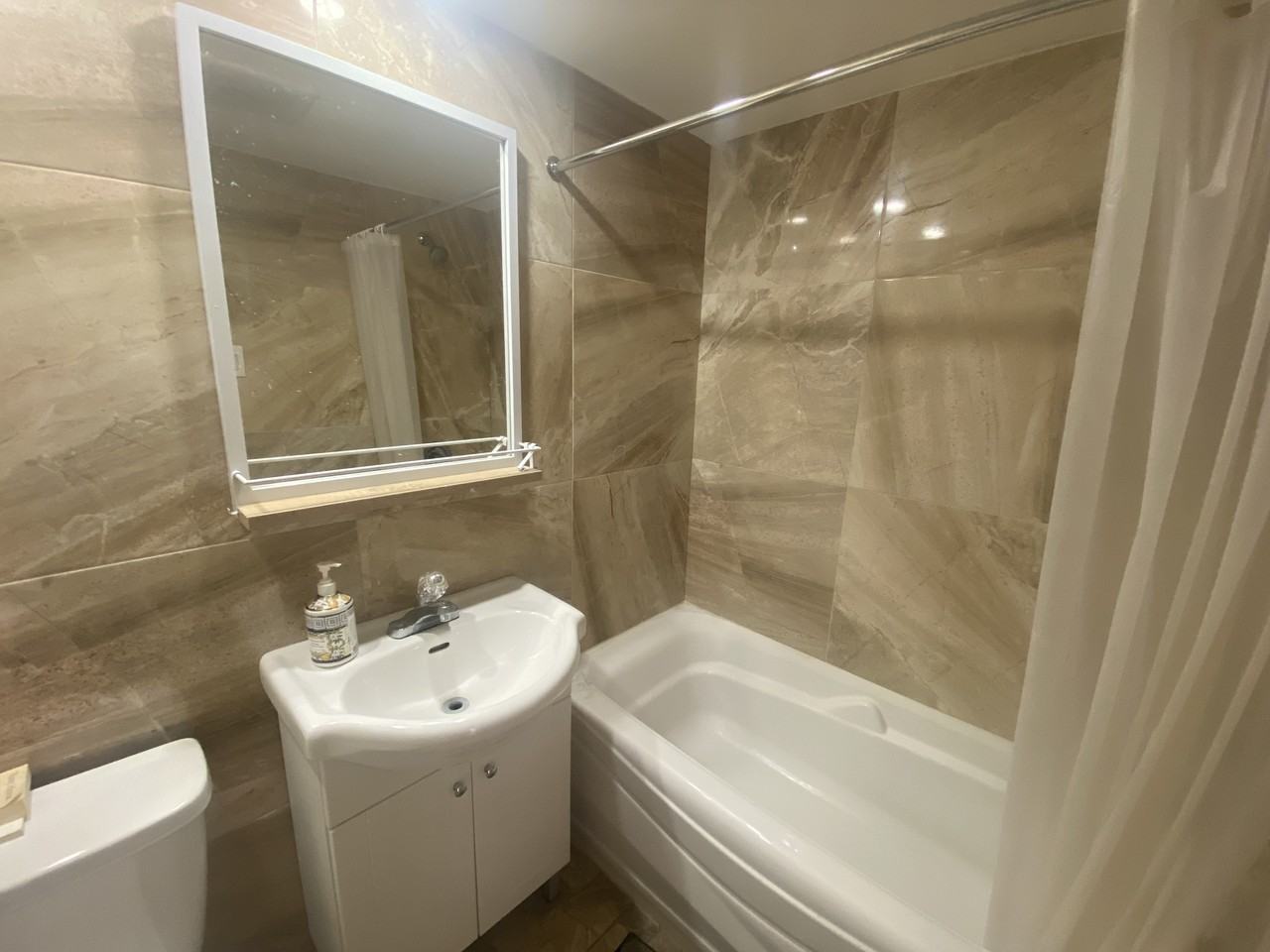 6645 Avenue Fielding #12 - Photo 4 of 5