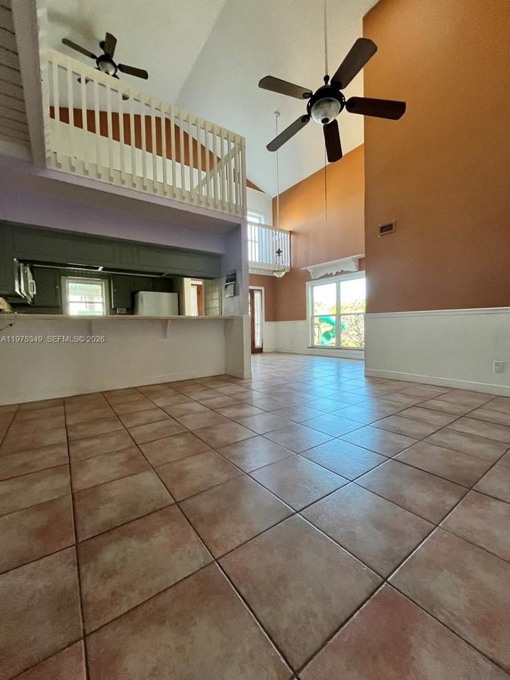 8075 Se Palm St #1 - Photo 7 of 28