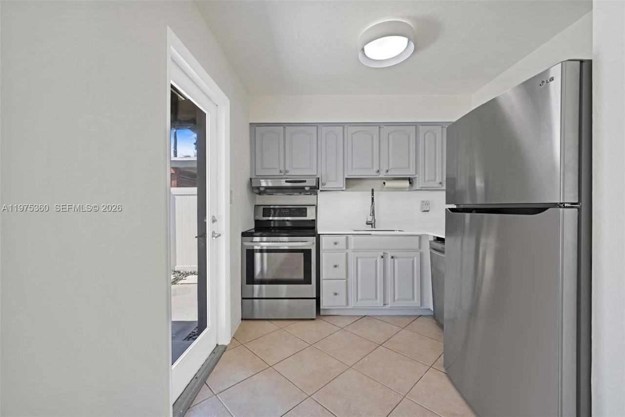 380 Nw 47th Ct #0 - Photo 4 of 21