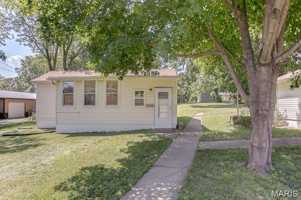 featured image of 128 S Meridian Rd