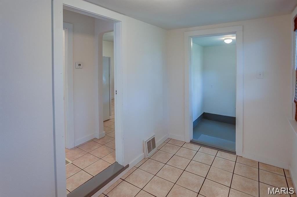 128 S Meridian Rd - Photo 4 of 11