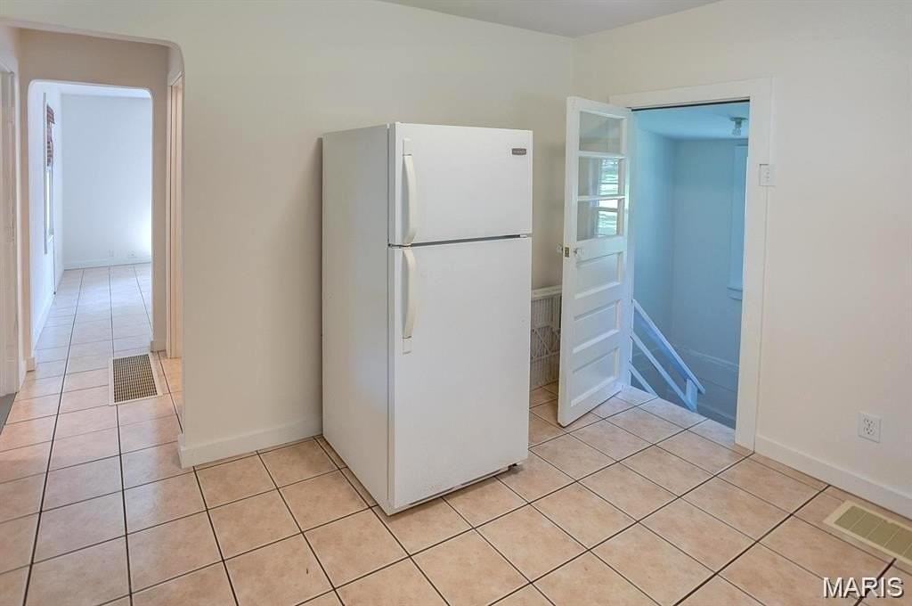 128 S Meridian Rd - Photo 7 of 11