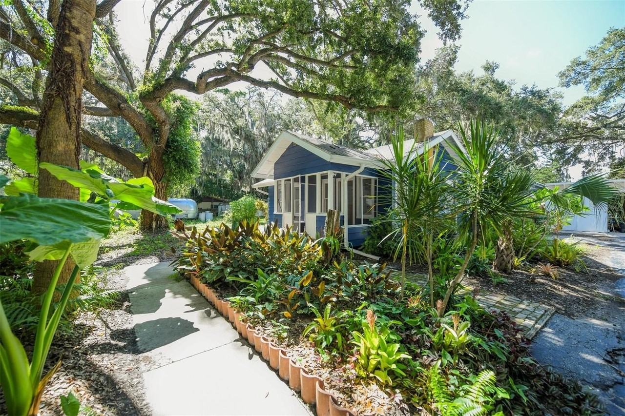 1230 35th St - Photo 5 of 26