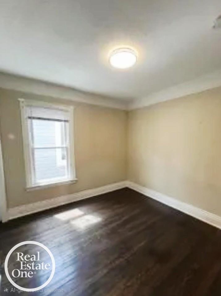 2685 Botsford St - Photo 5 of 8