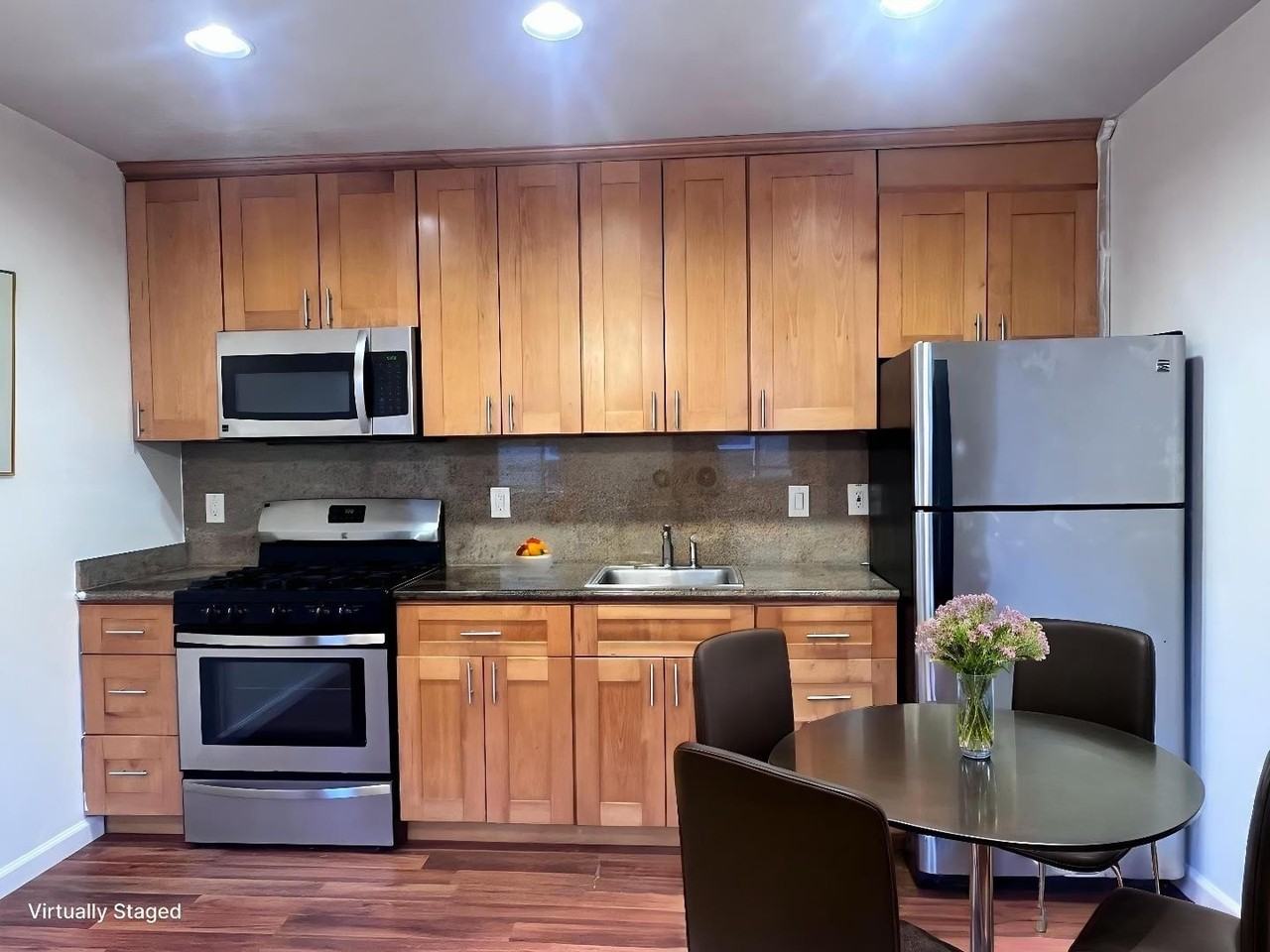 1627 Fairview St - Photo 4 of 12