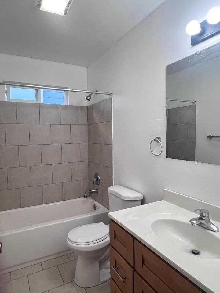 1627 Fairview St - Photo 6 of 12