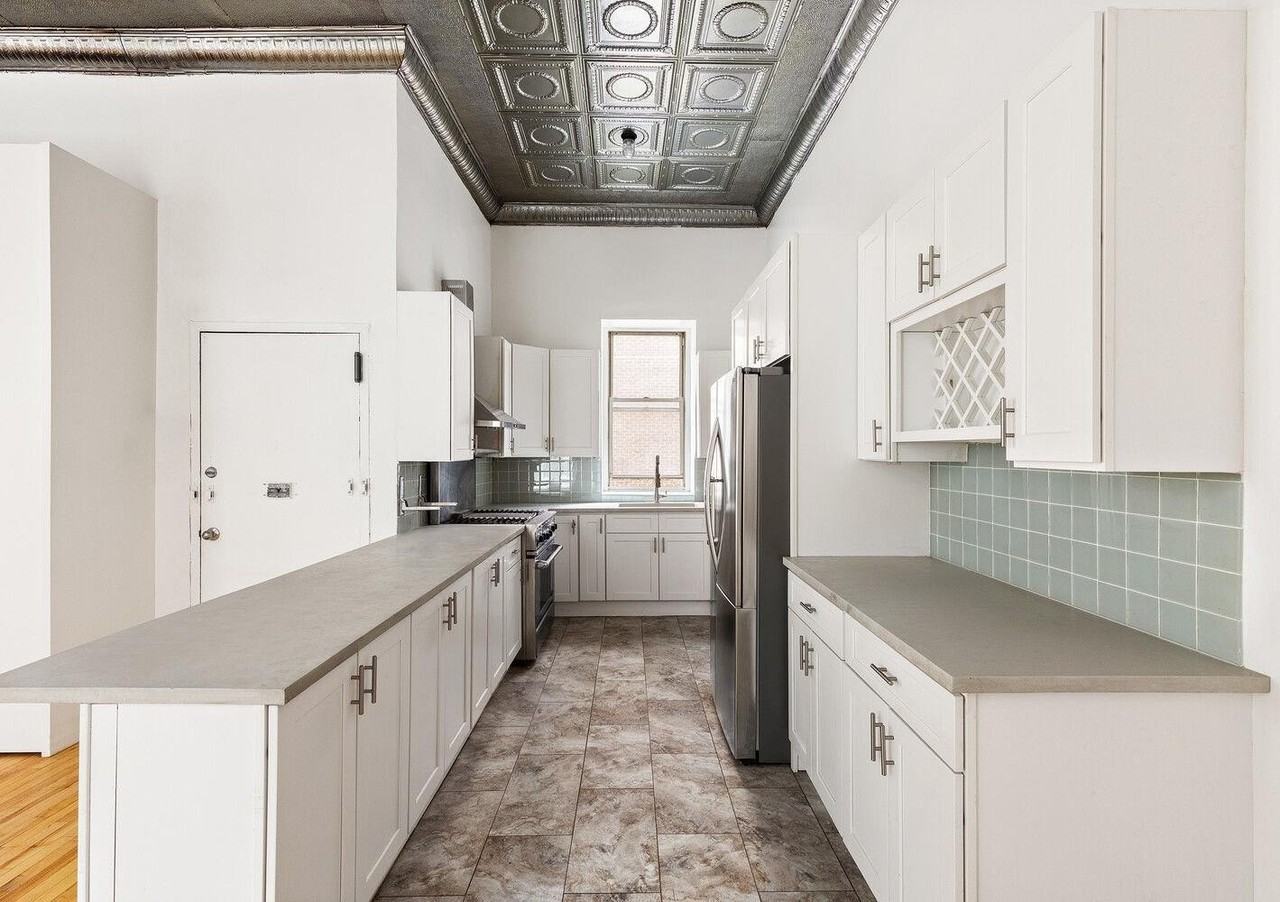 78 Grand St Apt 3 - Photo 6 of 8