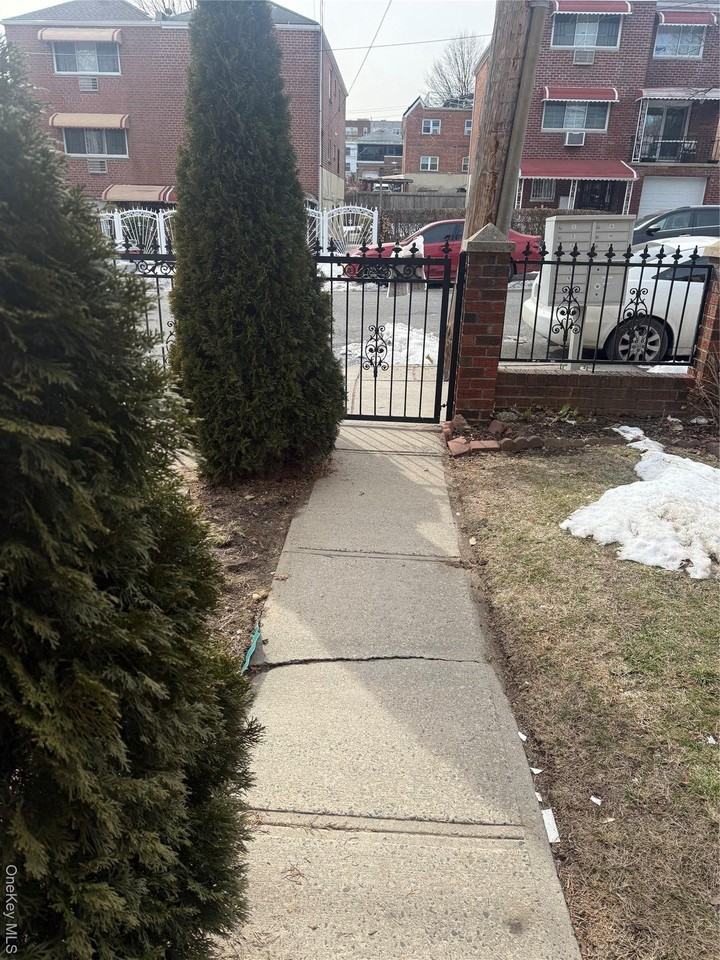 3550 Palmer Ave Apt 2 - Photo 3 of 12