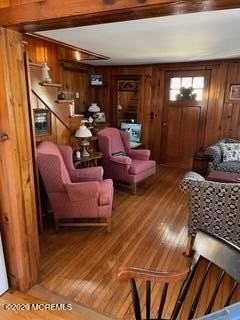 214 Howe St - Photo 3 of 16