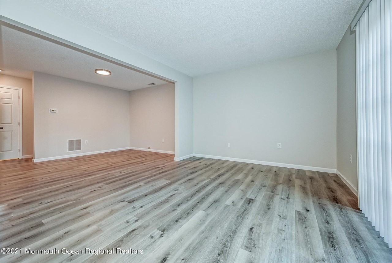 64 Phoenix Ct - Photo 5 of 35