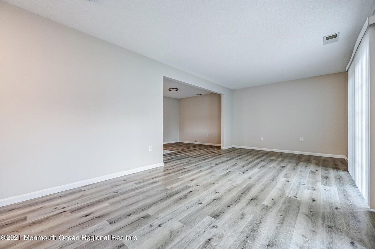 64 Phoenix Ct - Photo 6 of 35