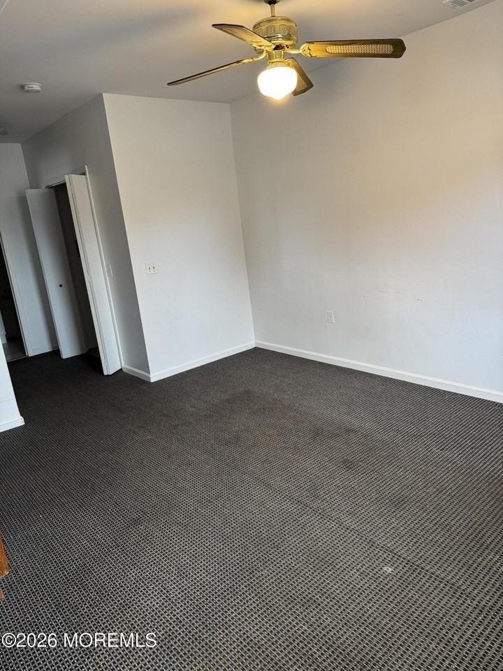 126 Bay Ave Apt B - Photo 2 of 9