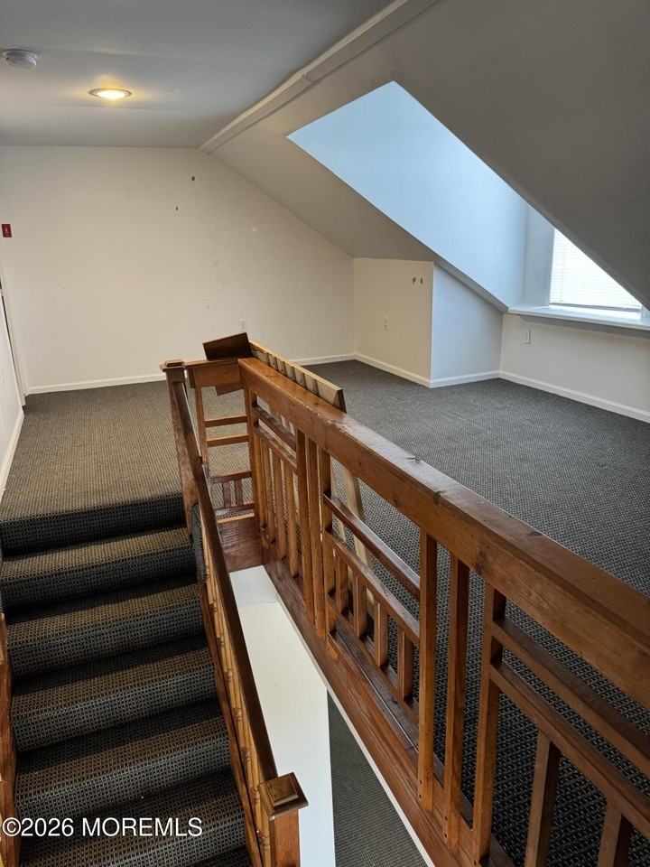 126 Bay Ave Apt B - Photo 5 of 9