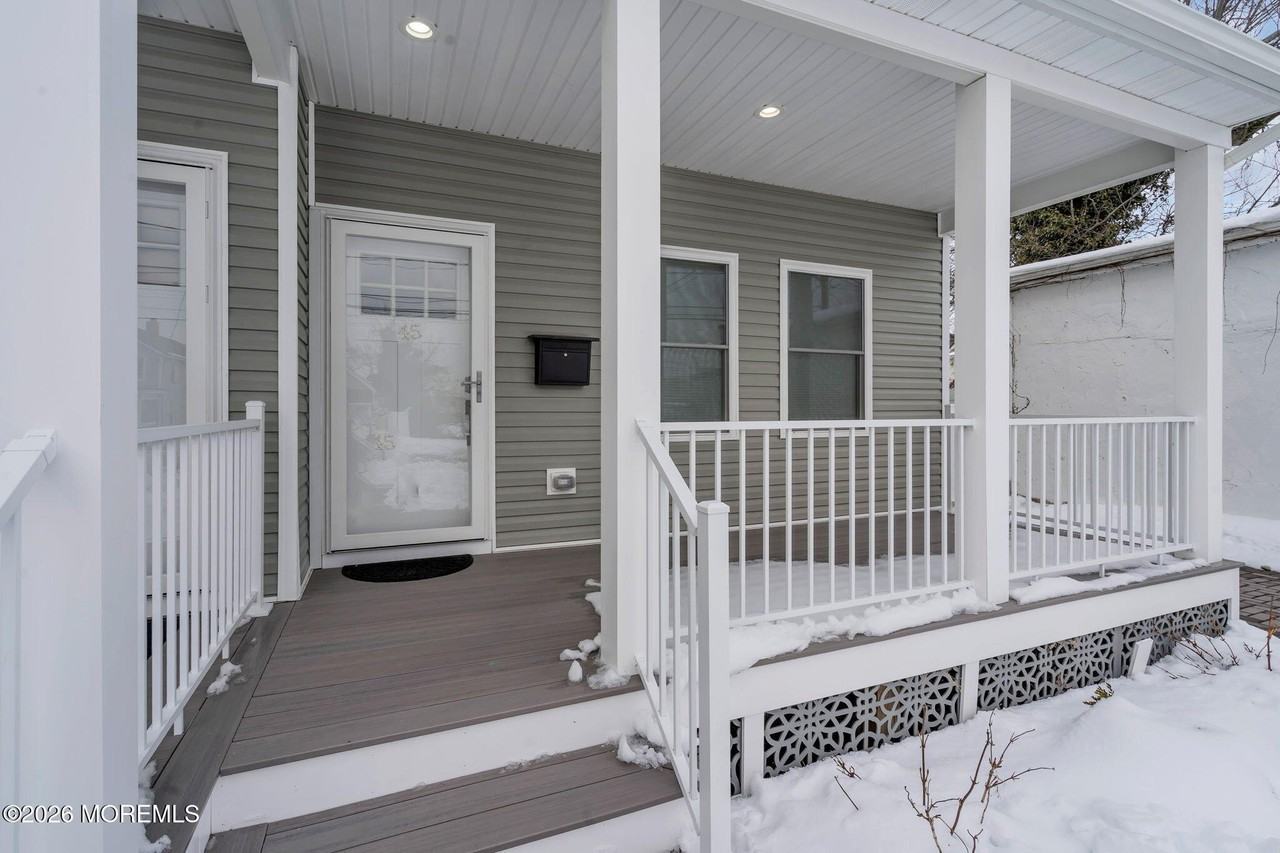 45 Borden Ave - Photo 2 of 33