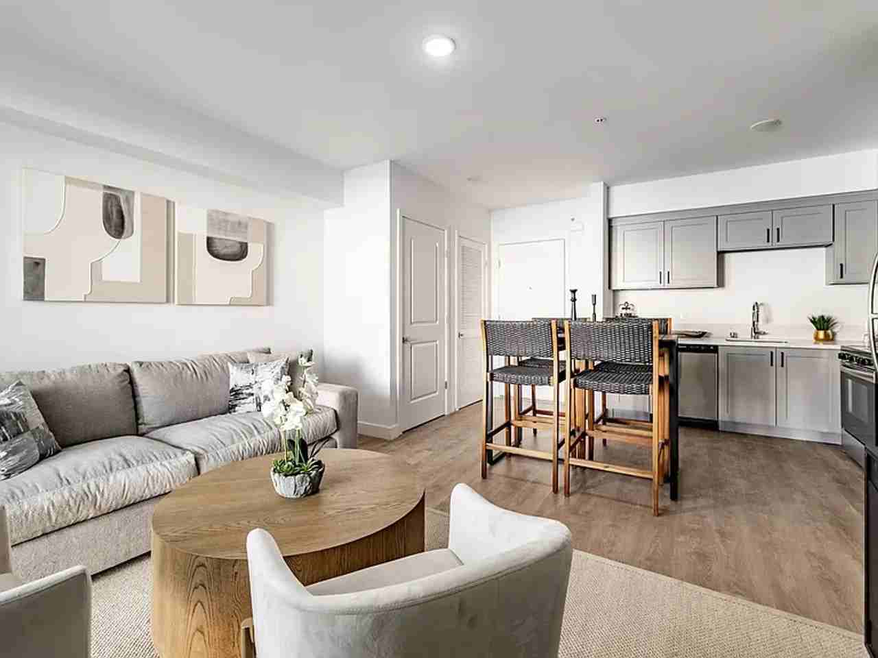 The Brightly - Photo 5 of 50