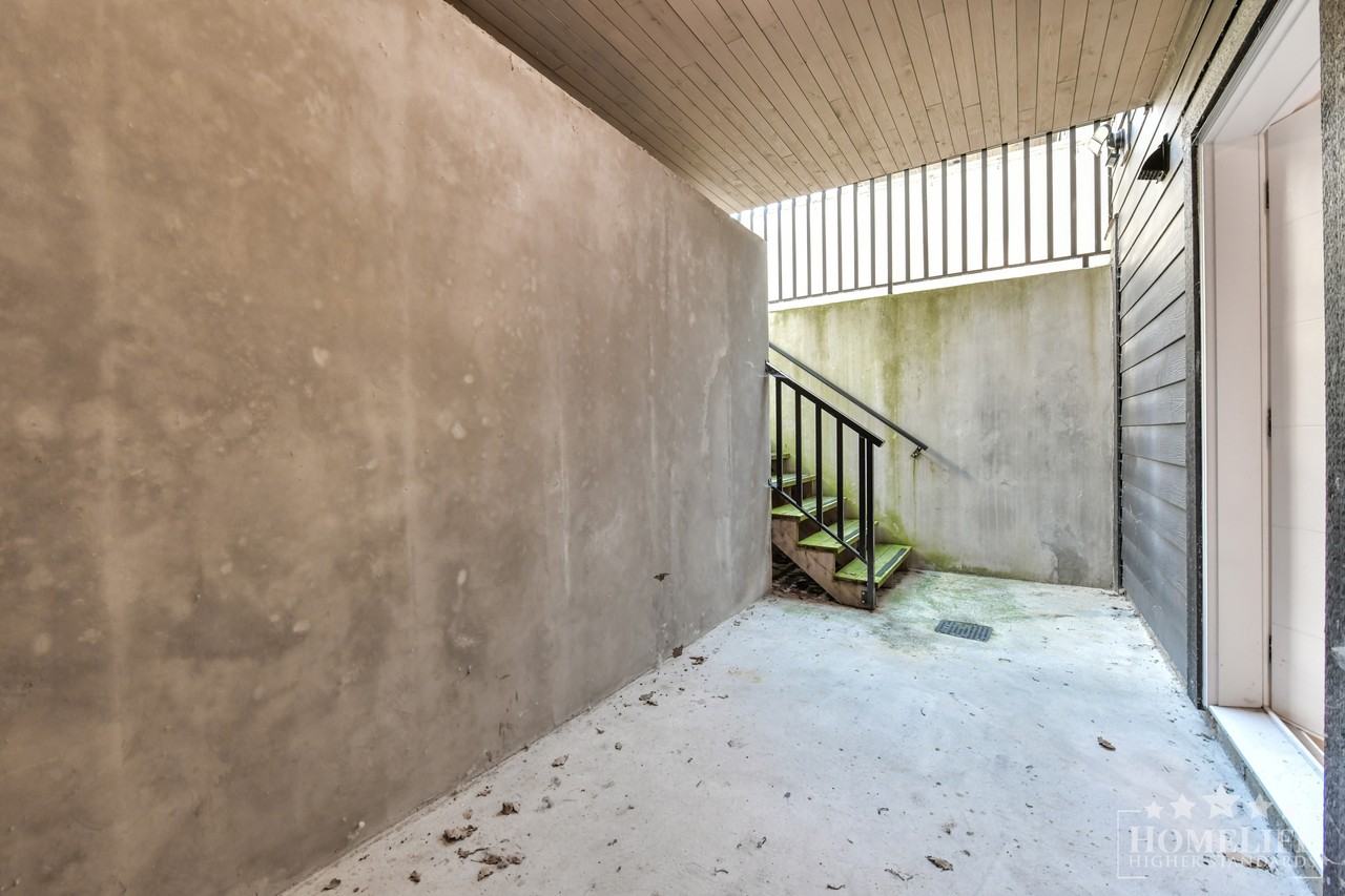 16775 18 Ave - Photo 3 of 15