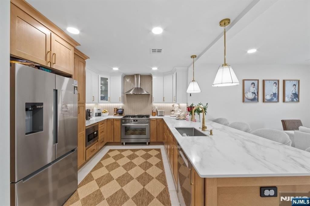 17-11 Berdan Ave - Photo 6 of 39