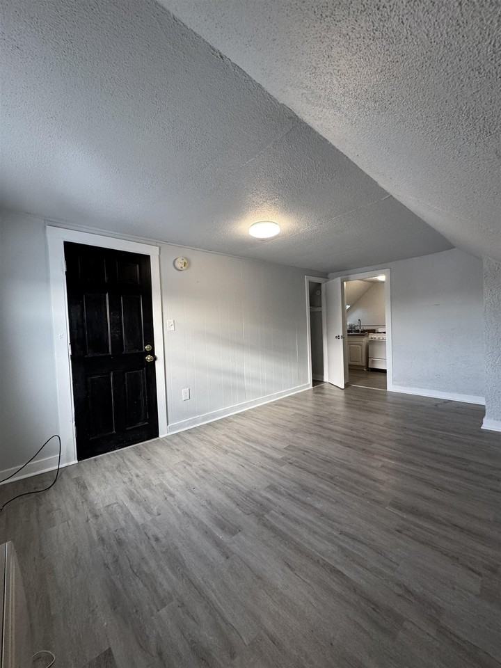 30 Ledge St #7 - Photo 6 of 8