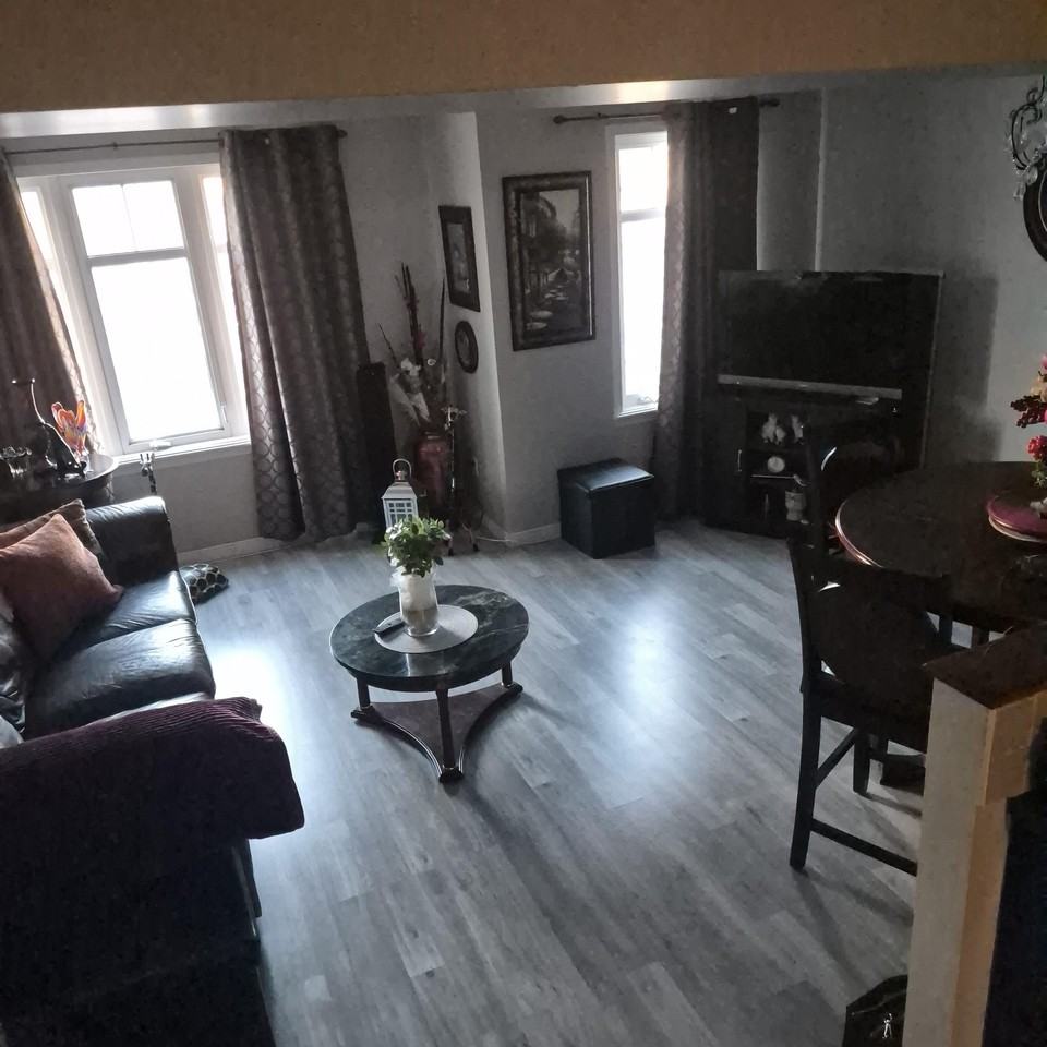 233 Keltie Private - Photo 3 of 12