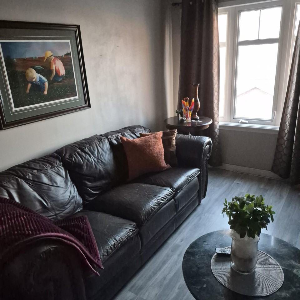 233 Keltie Private - Photo 4 of 12