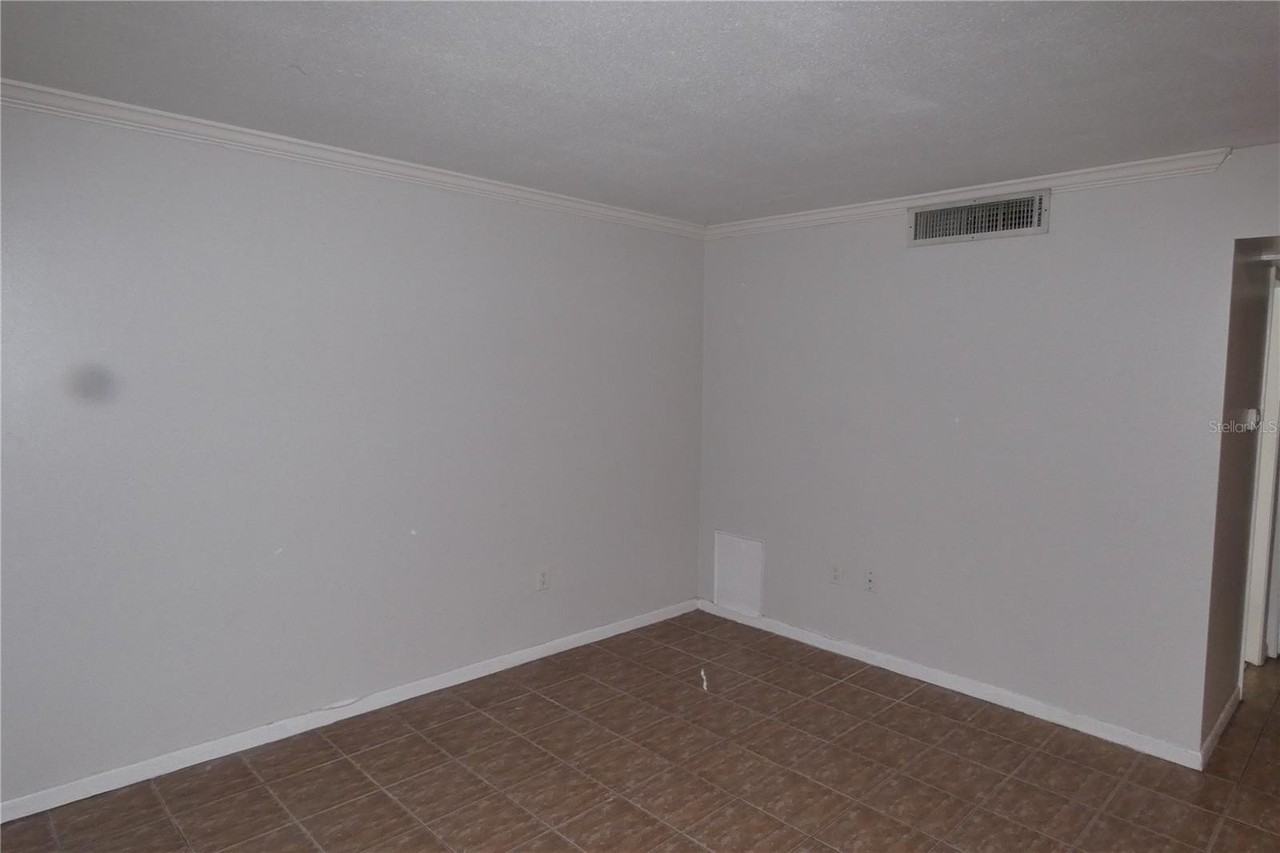 5839 8th Ave N #109 - Photo 5 of 10