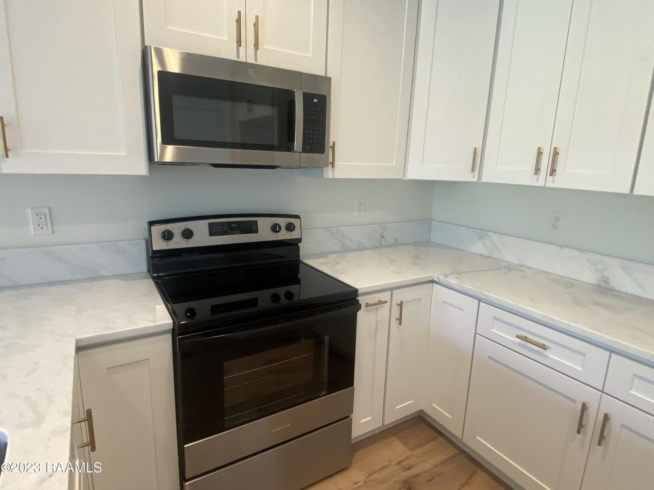 8550 Cat Rd Unit B - Photo 4 of 20